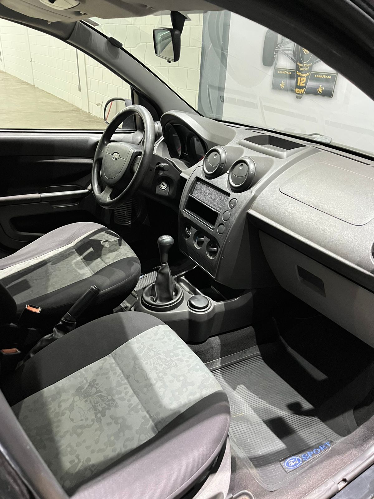 2010 FIESTA SEDAN 1.6